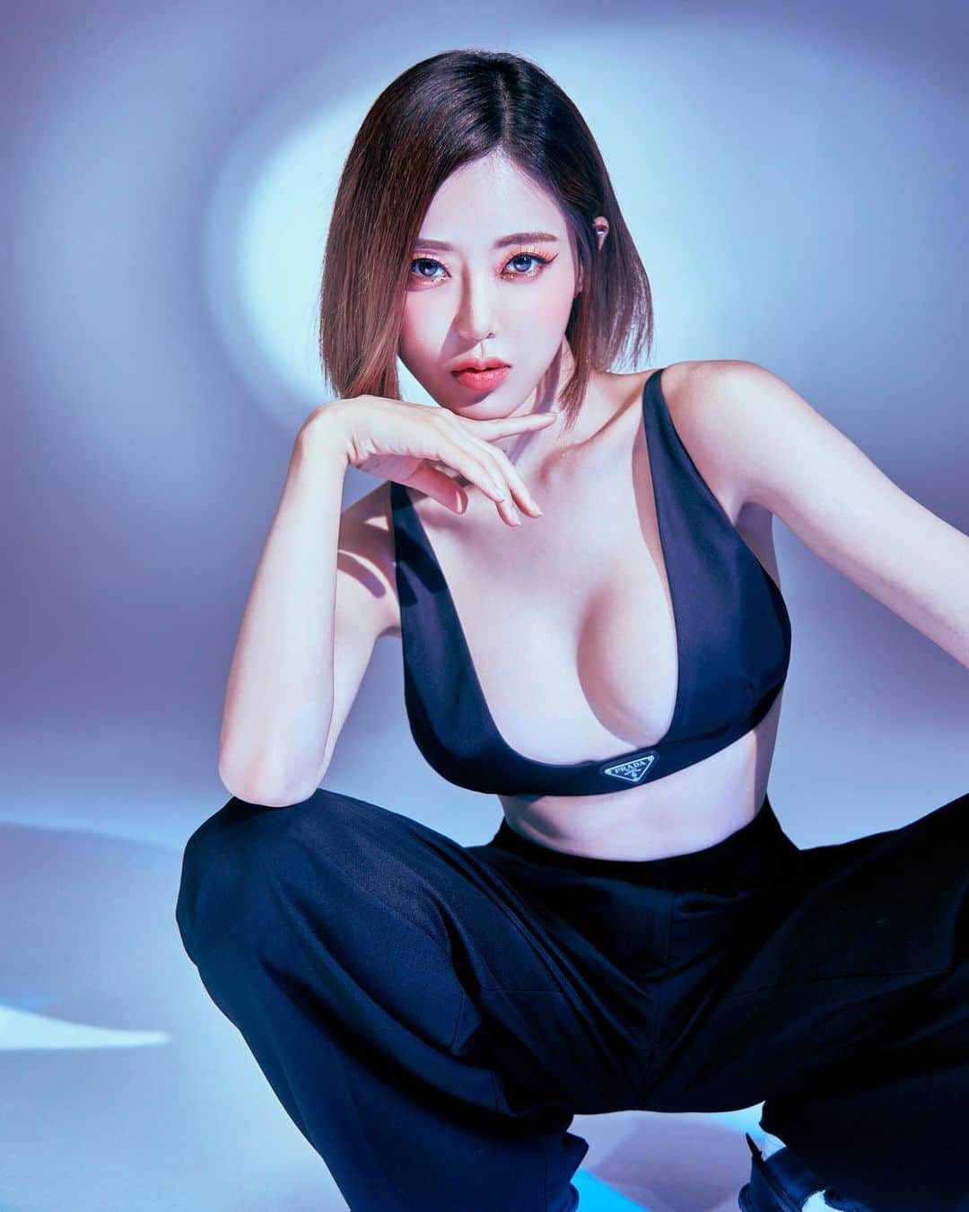 Dj Sodaのインスタグラム：「지금 무슨 생각해?🖤 What are you thinking?」