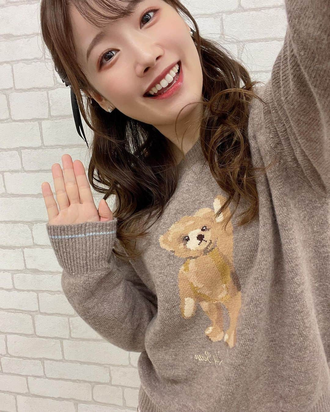 直田姫奈さんのインスタグラム写真 - (直田姫奈Instagram)「そういえば、今年もくまはじめました🧸 去年の立ってるくまくんだったけど、今年は片手あげてて、また一目惚れしてしまった。 今年の冬も着まくるので、またくまか…とは思わないでください。 ほんとに気に入ってんだなぁ笑と思ってください。 だって今年もこの子がNO.1推しだもの🧸」11月7日 11時56分 - hinahinyan_official