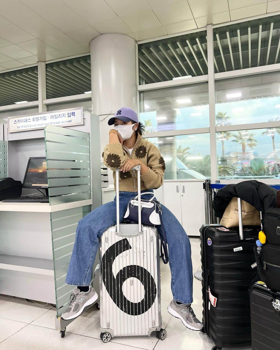 イ・ジョンウン6さんのインスタグラム写真 - (イ・ジョンウン6Instagram)「- 🗿🏝️Jeju ✈️ 🇯🇵🍣Japan ✈️🇺🇸🍔La  #bye」11月7日 12時16分 - __________6ix