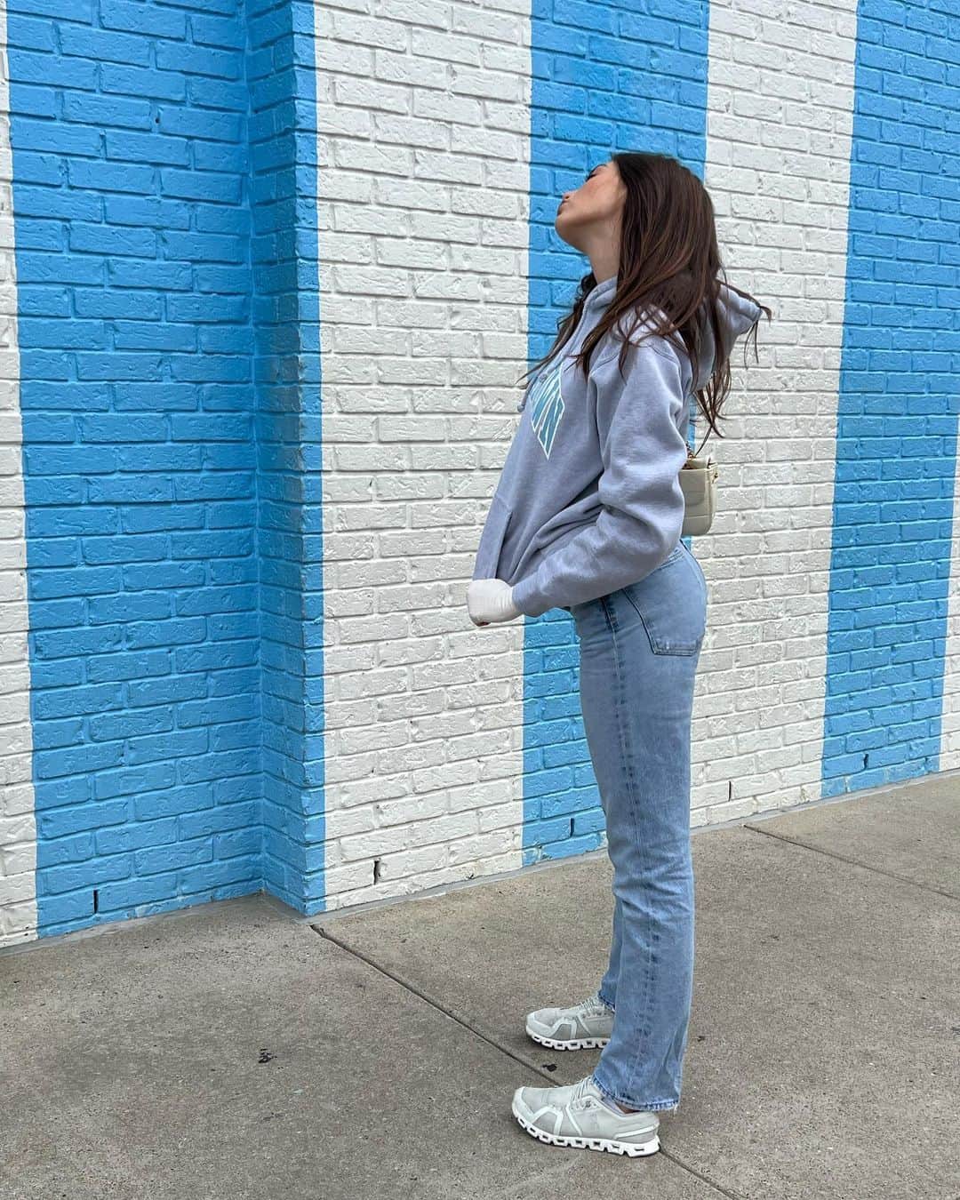 セリーヌ・ファラクのインスタグラム：「Posting a pic from last weekend cause I got so sick out of the blue 🤧 but I’m feeling a lot better today 🤍✌️」