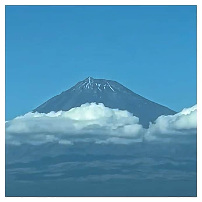 さだまさしさんのインスタグラム写真 - (さだまさしInstagram)「今日の富士山🗻 . #富士山 #さだまさし #sadamasashi」11月7日 12時59分 - sada_masashi