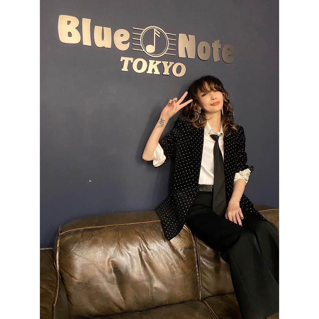 中島美嘉さんのインスタグラム写真 - (中島美嘉Instagram)「. ブルーノート 11月5.6日 2日間ありがとう ございました！ 沢山の方と 楽しい時間を 共有出来て 本当に本当に 嬉しかったです！ 最高でした！  #BlueNote #BlueNoteTokyo #ピアノ #バンマス #河野伸 #ギター #馬谷勇 #ベース #川崎哲平 #ドラム #小笠原拓海  最強メンバー ありがとう！  @blanciris_official」11月7日 13時02分 - mikanakashima_official