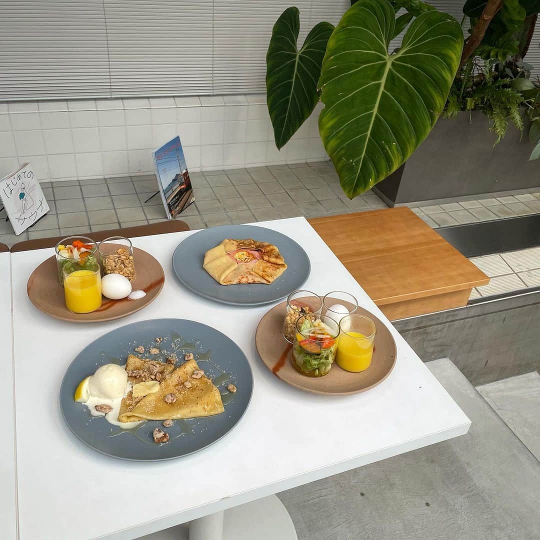 ききまるさんのインスタグラム写真 - (ききまるInstagram)「#広島カフェ . シンプルなタートルネックは 秋冬大活躍してくれるから何枚あってもいい🤭✨  広島のホテル朝食白を基調にした素敵な空間でした🤍こんな朝食をおうちでも食べたい！！ . . ここから最近気になった情報のお知らせ✨ . 11/1 からLemon8(@lemon8_Japan)で1年間最も役にたつ投稿を選ぶためのイベント「ベストアワード」が開催中❕ ノミネートされると「ほしい物リスト」を全部プレゼントされる？！ (応募期間は11/20まで) . クリエイターもしくはクリエイターを目指している方は、ノミネートを目指してチャレンジしてみよう〜💖  . 参加方法は7枚目の画像を見てね！ 私の今日の投稿もLemon8ベストアワードにエントリーしたらノミネートされるかな？ . .  Lemon8に参考になるファッション投稿もたくさんあるよ〜♪ 皆も使ってみてね！ . .  ------------------------------  💖@kikigram_97 ←インスタ歴10年フォロワー43万人 💖 -13kgダイエット成功リバウンド無し 💖1997.08.21 168cm  骨格ウェーブandナチュラル イエベ秋 💖猫と犬との幸せな暮らし 💖TikTok♫、Twitter🕊も『ききまる』  💖KADOKAWAさんから写真集発売中 ！詳しくはプロフィールのURLから  全投稿コメント全て読んでます✨ いつもありがとうございます😊 フォロー、保存、コメント嬉しいです✨        @kikigram_97   ----------------------------- . . .  #Lemon8ベストアワード2022 #コーデの着こなし術  #観光スポット  #広島観光 #広島旅行 #広島旅行記  #広島県 #国内旅行 #国内旅行好き #タビジョ #たびじょ #女子旅 #女子旅行 #hiroshima #hiroshimajapan  #japantravel  #pr #japantrip #japanese  #広島中区 #広島ホテル #ホテル女子会 #ホテルステイ」11月7日 14時29分 - kikigram_97