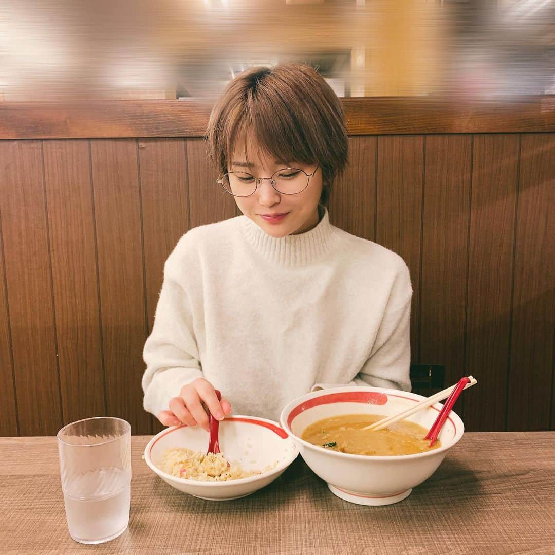 深田結梨（浅田結梨）さんのインスタグラム写真 - (深田結梨（浅田結梨）Instagram)「🍜🍥🍜🍥  もぐもぐもぐもぐ  #らーめん  #炒飯  #毎日がチートデイ #ramen  #ぼさぼさで失礼します」11月7日 15時17分 - yuuriman_