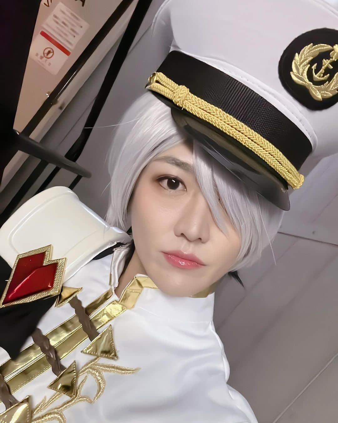 のインスタグラム：「りさ子のガチ恋無事に千秋楽を終えました。沢山の応援ありがとうございます。 すごい角度から内側にダメージを与えてくる作品。小説を読んだ時はあわあわはらはらしながら読んだのが懐かしい。やっぱり舞台は楽しいな。  #りさ子のガチ恋 #舞台 #舞台俳優好きな人と繋がりたい  #コスプレ」