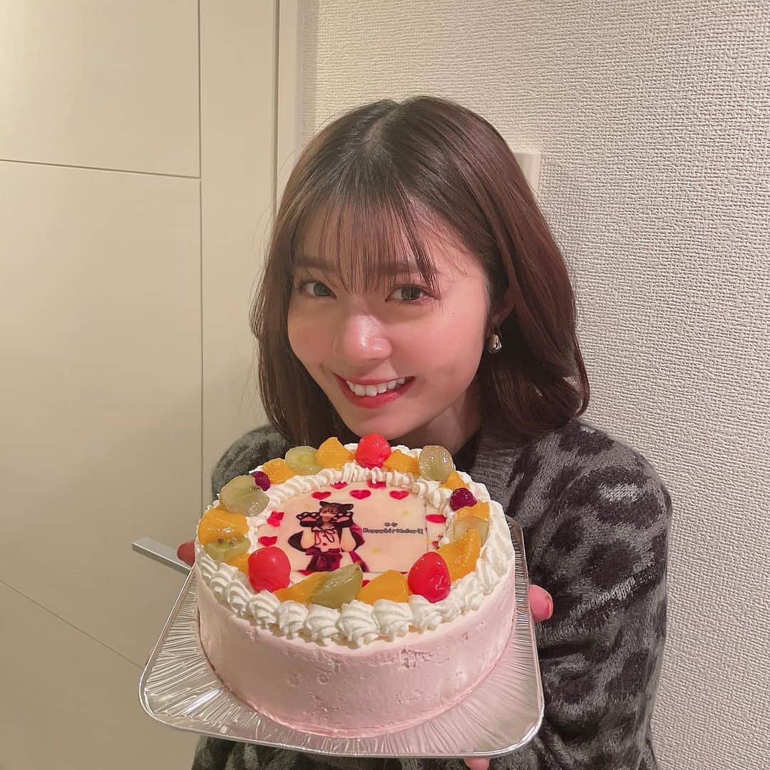 ゆなさんのインスタグラム写真 - (ゆなInstagram)「🎂🤍  #18歳」11月7日 19時57分 - _yunachannel
