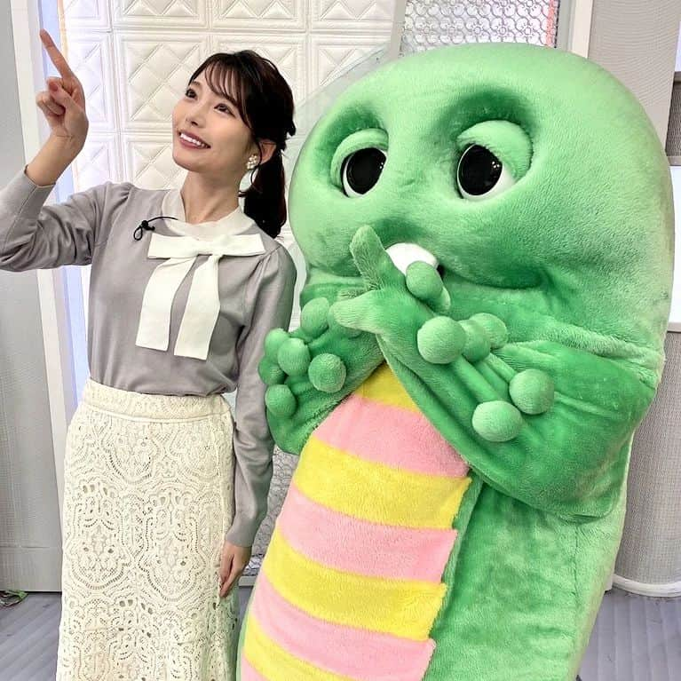 フジテレビ「プライムニュース イブニング」さんのインスタグラム写真 - (フジテレビ「プライムニュース イブニング」Instagram)「あすは関東から西では #皆既月食 が見られそうです！夜は肌寒くなりそうなので暖かくして観察しましょう🌒  #ソラよみ #竹俣紅　@benitakemata_official #ガチャピン　@gachapin_official #天気 #お天気 #イット」11月7日 20時12分 - livenews_it