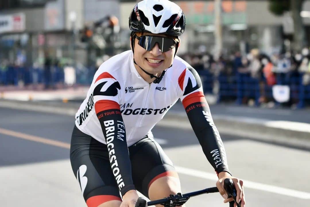 橋本英也のインスタグラム：「#saitamacriterium #さいたまクリテリウム #saitama #さいたま新都心 #cycling #sport #BRIDGESTONE #oakley #kabuto #Shimano #waveone  #アスリート #スポーツ #月が綺麗ですね」