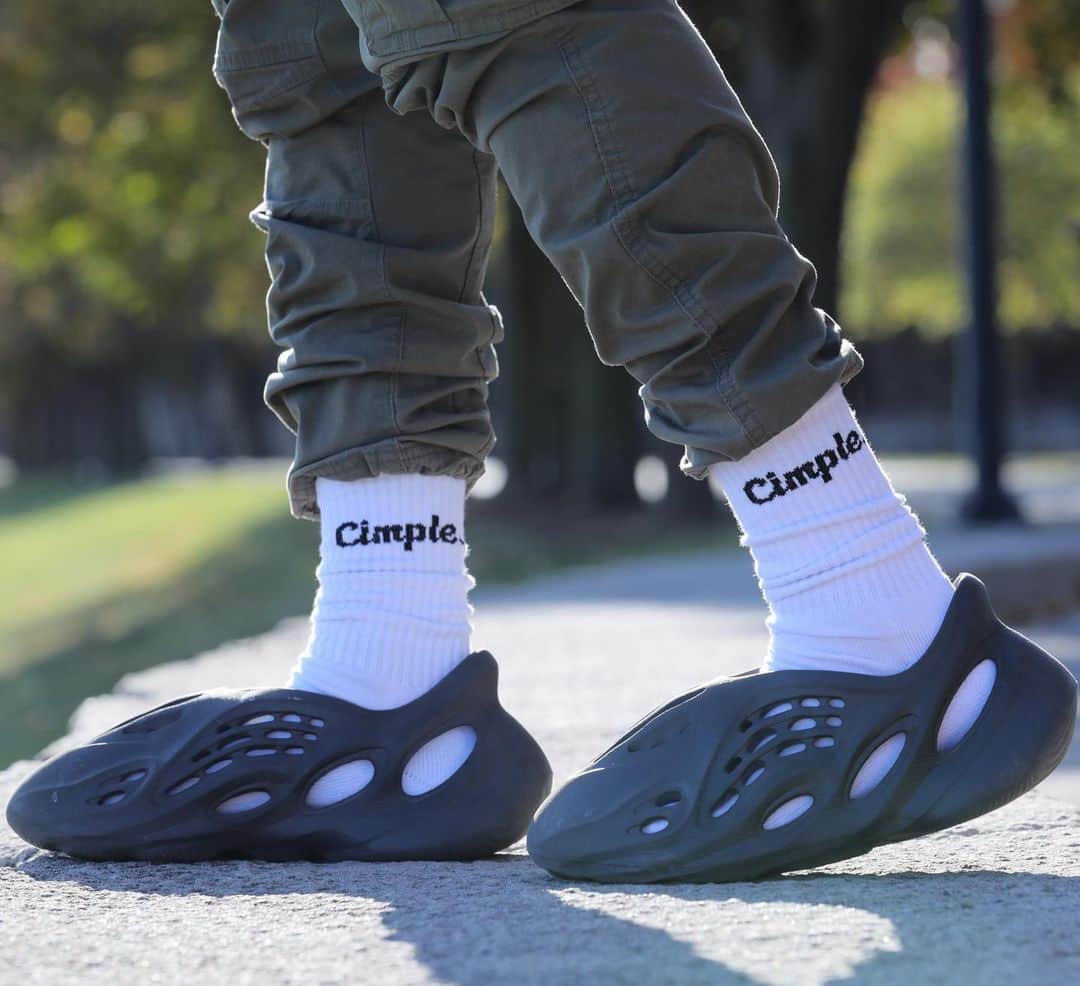 ローリン・ヒルのインスタグラム：「From comfort to quality, we got what you need.  📸: @set3prod   #streetstyle #sneakerhead #explorepage」