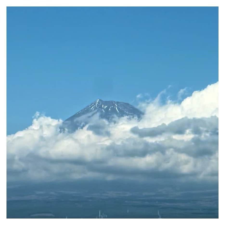 さだまさしさんのインスタグラム写真 - (さだまさしInstagram)「今日の富士山🗻 . #富士山 #さだまさし #sadamasashi」11月8日 12時45分 - sada_masashi