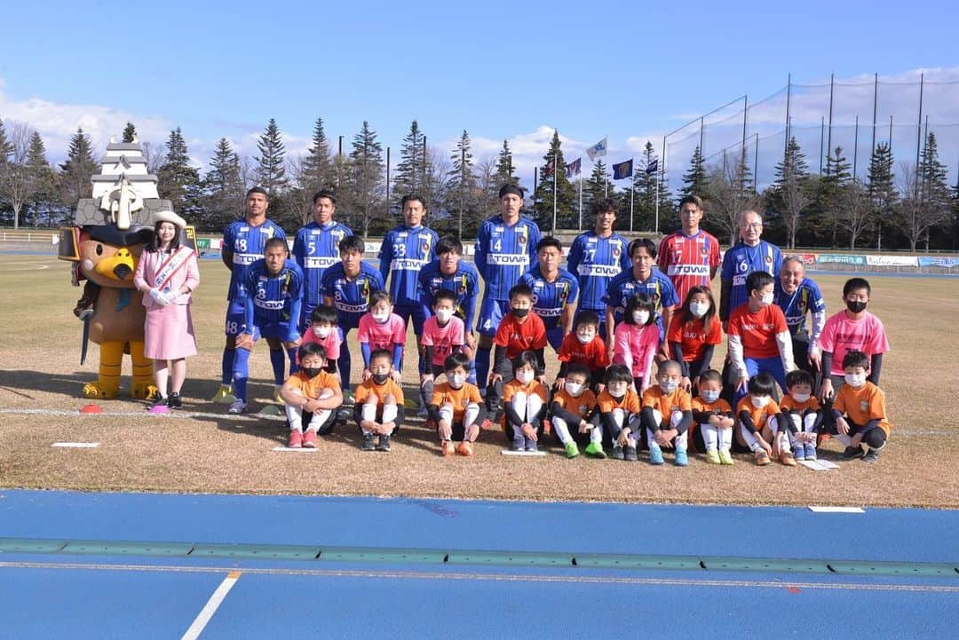廣末陸さんのインスタグラム写真 - (廣末陸Instagram)「試合前日の他会場の結果により今年のＪリーグ昇格は出来ませんでした。 武蔵野戦はメンタル的にもとても難しい試合でしたが、なんとか勝利を収めることができました。 このメンバーでサッカーできるのもあと2試合です。 後悔がないよう最後まで戦います！ #廣末陸　#ラインメール青森」11月8日 12時56分 - rikulovesoccer