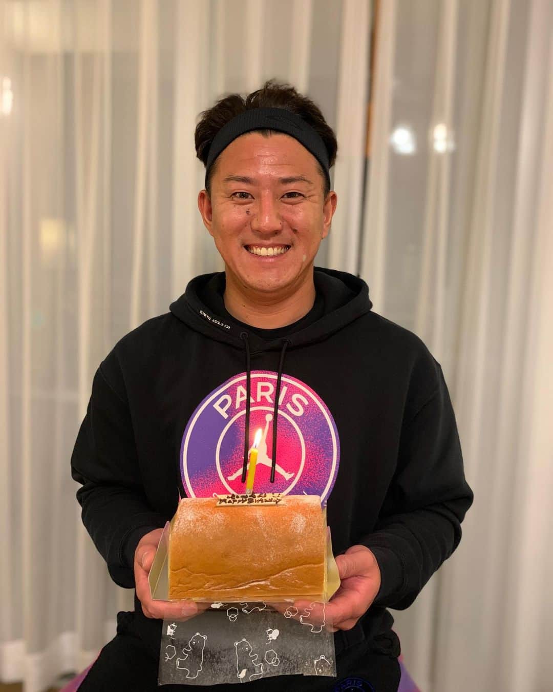 森雄大さんのインスタグラム写真 - (森雄大Instagram)「おはようございます！ 今日は長い時間を一緒に過ごした大好きな先輩、可愛い後輩、同級生がトライアウトに参加します！  この決断をするのに色々な覚悟、たくさんの葛藤があったのも近くでみてきて知ってます。  僕はトライアウトを受けないという決断をしましたし、そこに後悔もありません！  けどこの日に向けて調整をし、今日勝負をかけるということをとても尊敬しますし、軽々しく頑張ってほしいなんて言葉は使えないけどほんとにやり切ってほしいなと思います！  ふくさん、釜さん、かんさん、なべ、わーみ めっちゃ応援してる！  これだけ投稿したくて！ 仕事行ってきます！ 僕の事はまた後日報告させていただきます！」11月8日 8時03分 - yudaimori819