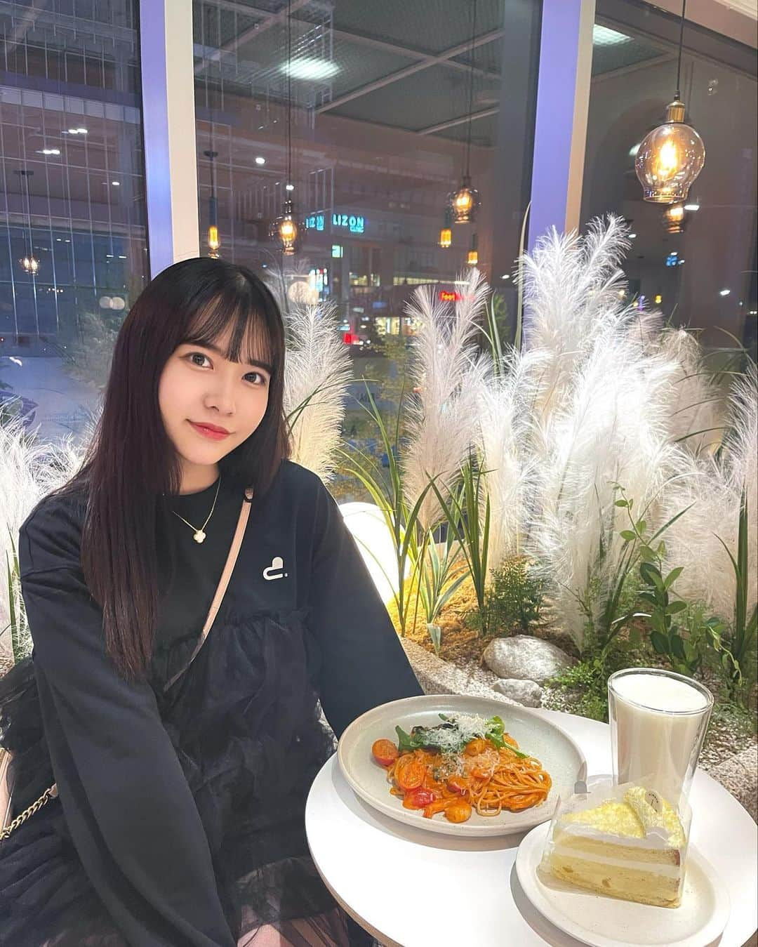 南乃そらのインスタグラム：「🇰🇷☕😆🍝🍰」