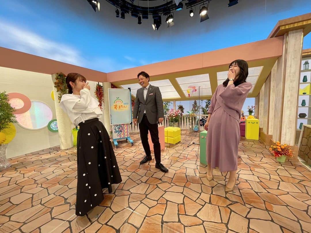 虎谷温子のインスタグラム：「写真撮影のタイミングで何かよっぽど面白いことがあったらしい…😳 数時間前の事なのに、全く思い出せない… けど、きっといつものパターンで立田さんが原因なのでしょう…笑」