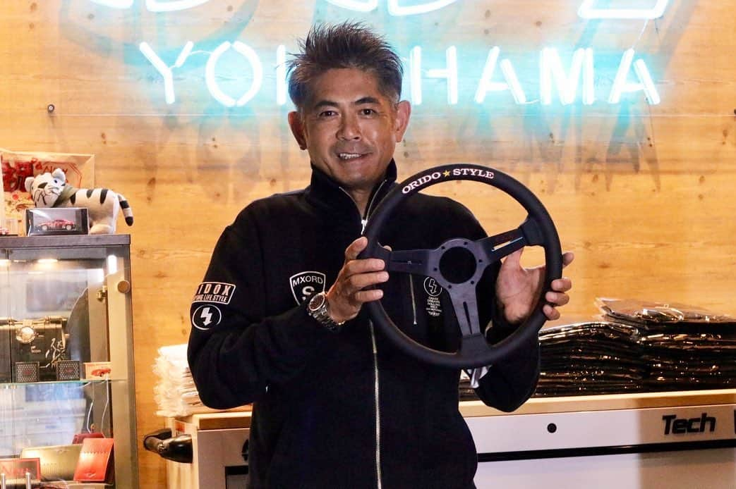 織戸学さんのインスタグラム写真 - (織戸学Instagram)「https://maxorido.jp/collections/car-parts  That Legendary steering is now on resale in 2022 limited edition! The steering itself is a reprint with exactly the same specifications as the 2006 model. The little changes from 2006 is the logo mark used for the horn button. We changed from "ORIDO STYLE" to "MAX ORIDO RACING" logo. It is also recommended for those who purchased it at the time and those who could not get it.  @maaya_orido_559  @130ryokohama   #maxorido #nardi  @nardi_personal」11月8日 22時01分 - maxorido