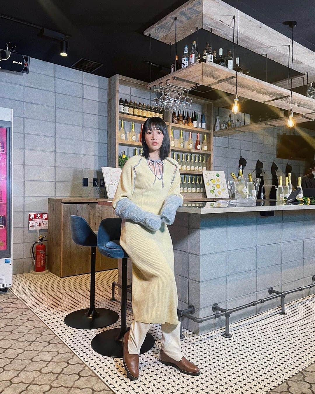 のん（能年玲奈）さんのインスタグラム写真 - (のん（能年玲奈）Instagram)「のんやろが生配信ありがとうございました🍾  カフェ・ド・パリ、スパークリングワイン限定ボトル。 シトラス・ミックスのイラストを描いた記念🍋 自分でもお気に入りな絵が描けた。  いつまでも勉強していけるのは楽しいことだな👼  皆既月食すごいね！  Styling: @izumimachino Hair&Make up: Shie Kanno  #カフェドパリ #カフェパ #YouTube #のんやろが @cafedeparisjapan」11月8日 22時15分 - non_kamo_ne