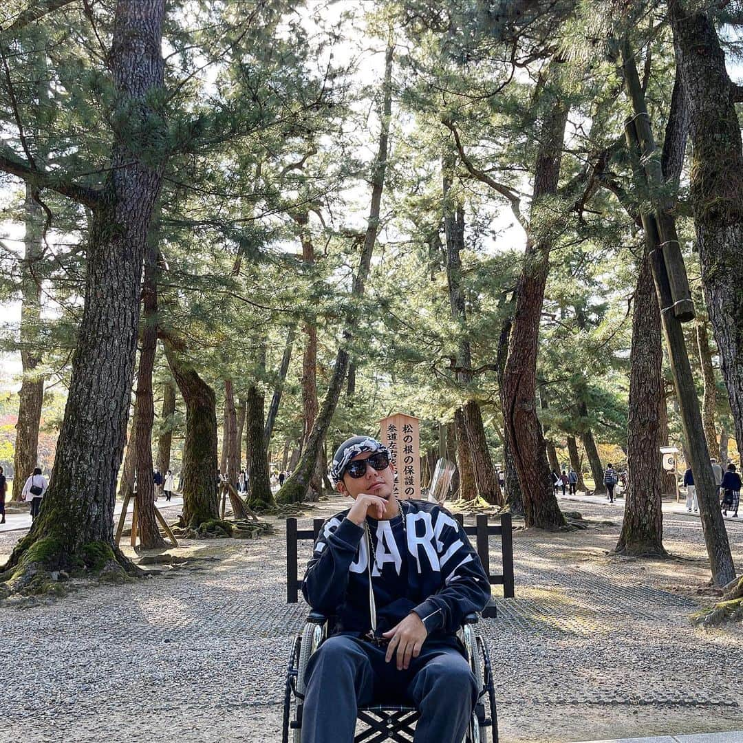 あっくんさんのインスタグラム写真 - (あっくんInstagram)「今年で４回目 出雲大社の神在祭 特に今年は濃かった。 出雲市の重鎮の方々との会食で歴史や深みを更に知ったし、やっぱり自分の感覚は間違ってなかったと再認識した。  今まで色々なところに行ってきたけど、ここだけは必ず毎年行かなければならないって無意識に感じている場所。  今年は足が折れてて思うように動けなかったり感じれなかったけど、改めてこんな時だからこそ気付けた事が沢山あった。  島根県は日本列島の根っことなる場。 まだまだ学ぶ事が沢山ある。  #島根県 #出雲大社 #神在祭 #大黒天 #大国主命」11月8日 22時27分 - akkun_shibuya