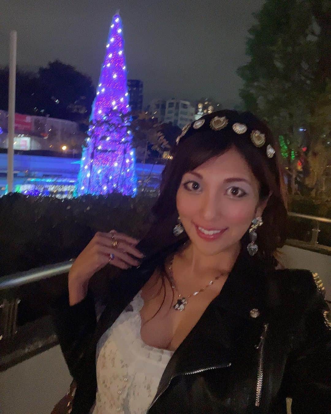 神谷麻美さんのインスタグラム写真 - (神谷麻美Instagram)「大好きちゃんと #イルミネーション  💖👑💖🌟💖✨   #キラキラ 💖幸せちゃん💖👸🤴💖💎💖✨」11月8日 14時13分 - asamice428