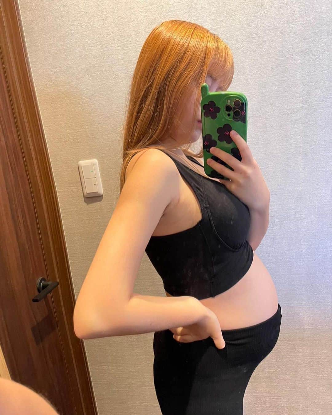 井上ありさのインスタグラム：「ねぇやばいみんな😭  何度もしつこいよって思うかもだけど キャンペーンが終わるかもだって😭😭 今が1番安くてお得すぎる条件なのに、 サイトも在庫残りわずか表記になったから 本当に痩せたい子、迷ってたら ストーリーにも、ハイライトにも 載ってるから急いで買いな🥺🤍  明日にはないかもしれない💦😭  もう一度言うけど これ本当に痩せすぎる？から 痩せたくない子や、痩せる必要ない子は ホントに使わないで🙇‍♂️ 辞めても体脂肪減って全然増えないし、 なかなか増やすのには時間が かかると思うから。痩せたい子だけね！！  @saburina1016   ストーリー・ハイライトどちらも まだ見れると思う😭完売したらごめんね😭」