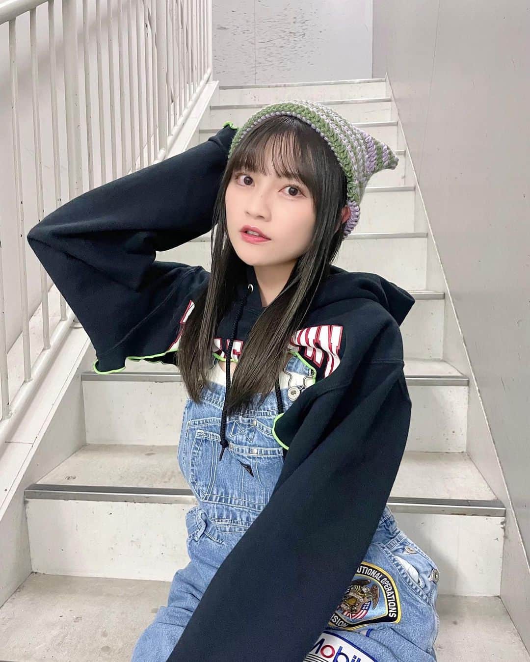 廣川奈々聖のインスタグラム：「ねこみみ帽子です🐱🎧 ⁡ 普段はあんり着ないけど こういうボーイッシュなのもすき！  着れて嬉しかった〜 ❤︎⁡🤾‍♀️ ⁡ ⁡ #spinns #スピンズ」