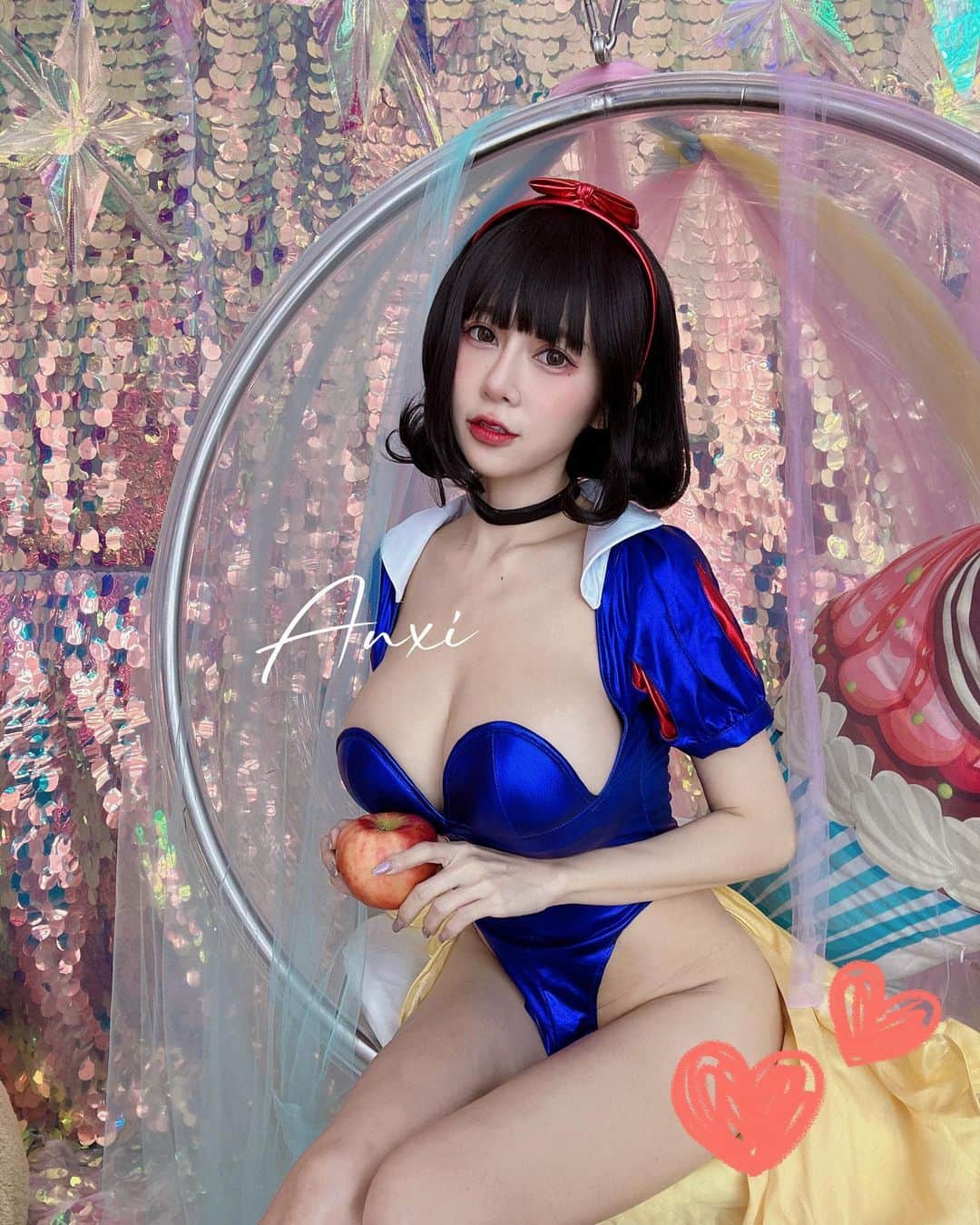 のインスタグラム：「這是你們的邪惡白雪公主🍎 @ #更多性感照片在vip跟jv #cosplay系列在p網 #首頁有連結」