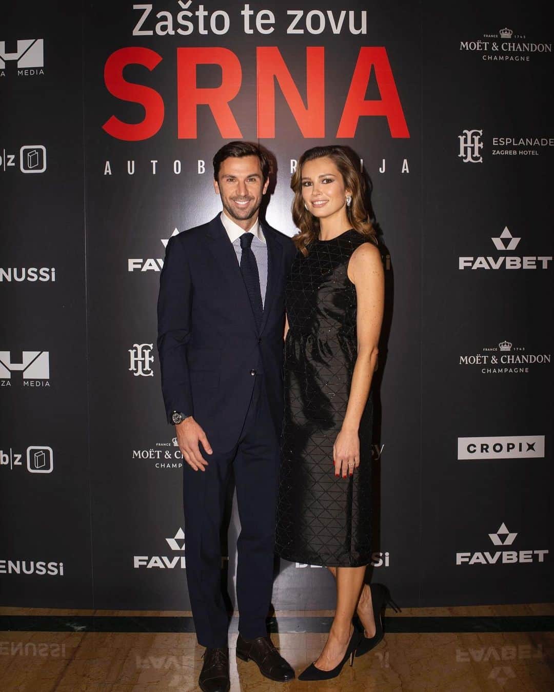 ダリヨ・スルナのインスタグラム：「Jos sam prepun dojmova i emocija, nisam ni sanjao da cu dozivjeti ovakvu vecer, a niti toliko pozitivnih prvih reakcija na ovu knjigu u kojoj sam rekao sve sto nosim na dusi i srcu! Ponosan sam na svaki dio svog zivota, i dobre i lose dane zbog kojih sam danas to sto jesam!  Hvala Milani sto je odlucila riskirati, slusati me danima i satima i pomoci mi da napisem svoju zivotnu pricu! Hvala VBZ-u koji je prepoznao da to nije samo prica o sportasu, nego i o jednom vremenu i svima nama! Hvala svim mojim sugovornicima  koji su predstavili knjigu na najbolji moguci nacin! Hvala svima koji su me do suza ganuli video izjavama jer na zalost nisu mogli biti prisutni. Posebno hvala mojoj obitelji i svim mojim prijateljima koji su dosli i bili mi podrska, kao i do sada u zivotu!❤️」