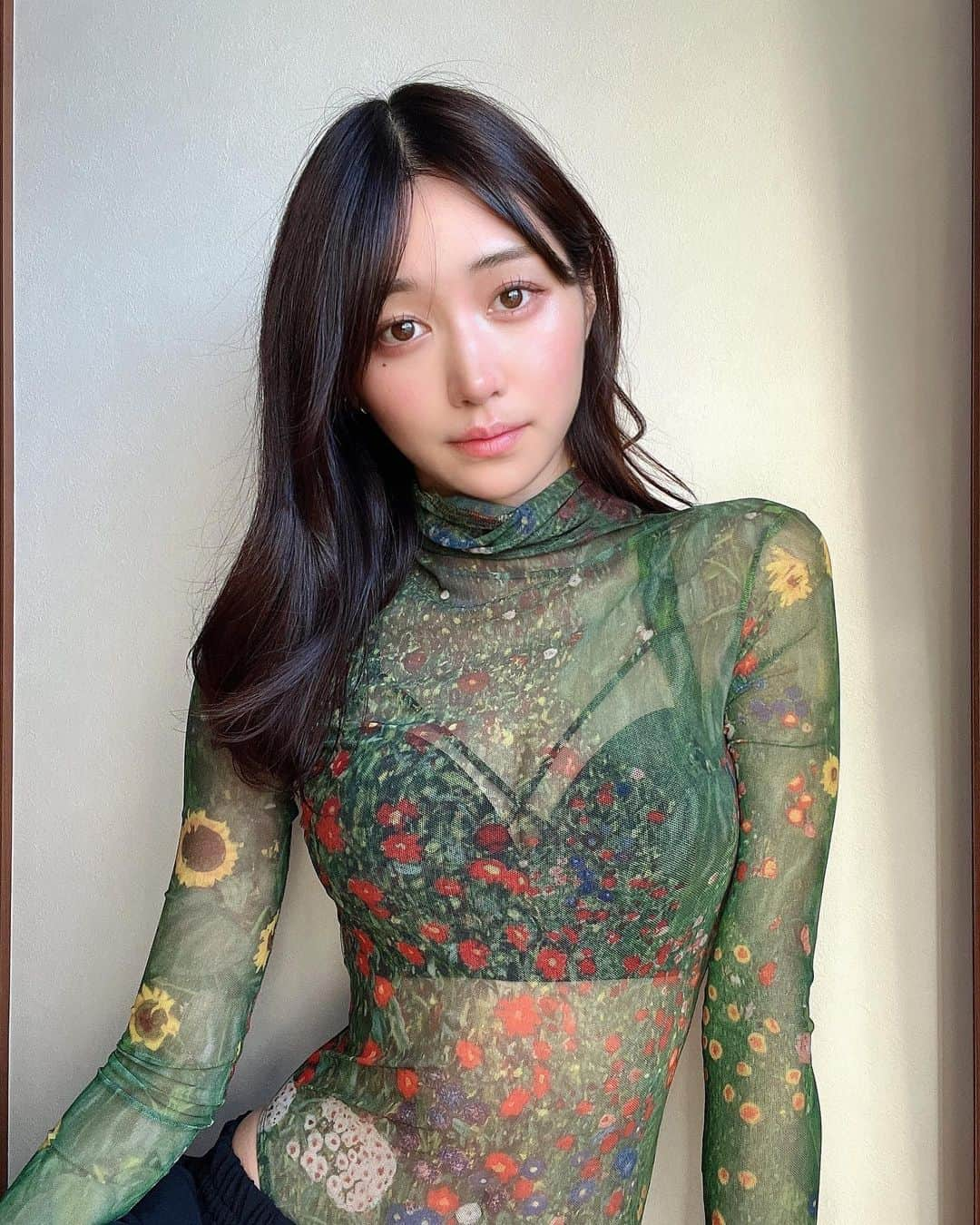 荒山みなみさんのインスタグラム写真 - (荒山みなみInstagram)「おはなばたけ。🌼 （インナーめちゃくちゃトレーニングウェア）」11月8日 19時43分 - 37.37.373