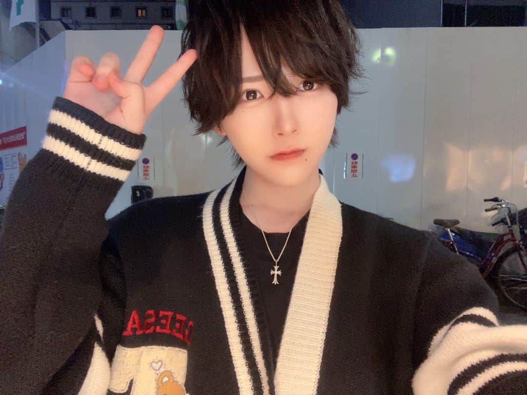 榊原尚のインスタグラム：「ごめん、勝手に愛して。   #かわいい #かっこいい #フォロー #フォローミー #me #l4l #instafashion #instagood #instagram #instagramers #selca #selfy #selfie #insta #instalike #follow #followme #likeforlike #f4f  #山田涼介 #heysayjump #ジャニーズ #雰囲気 #アイドル」