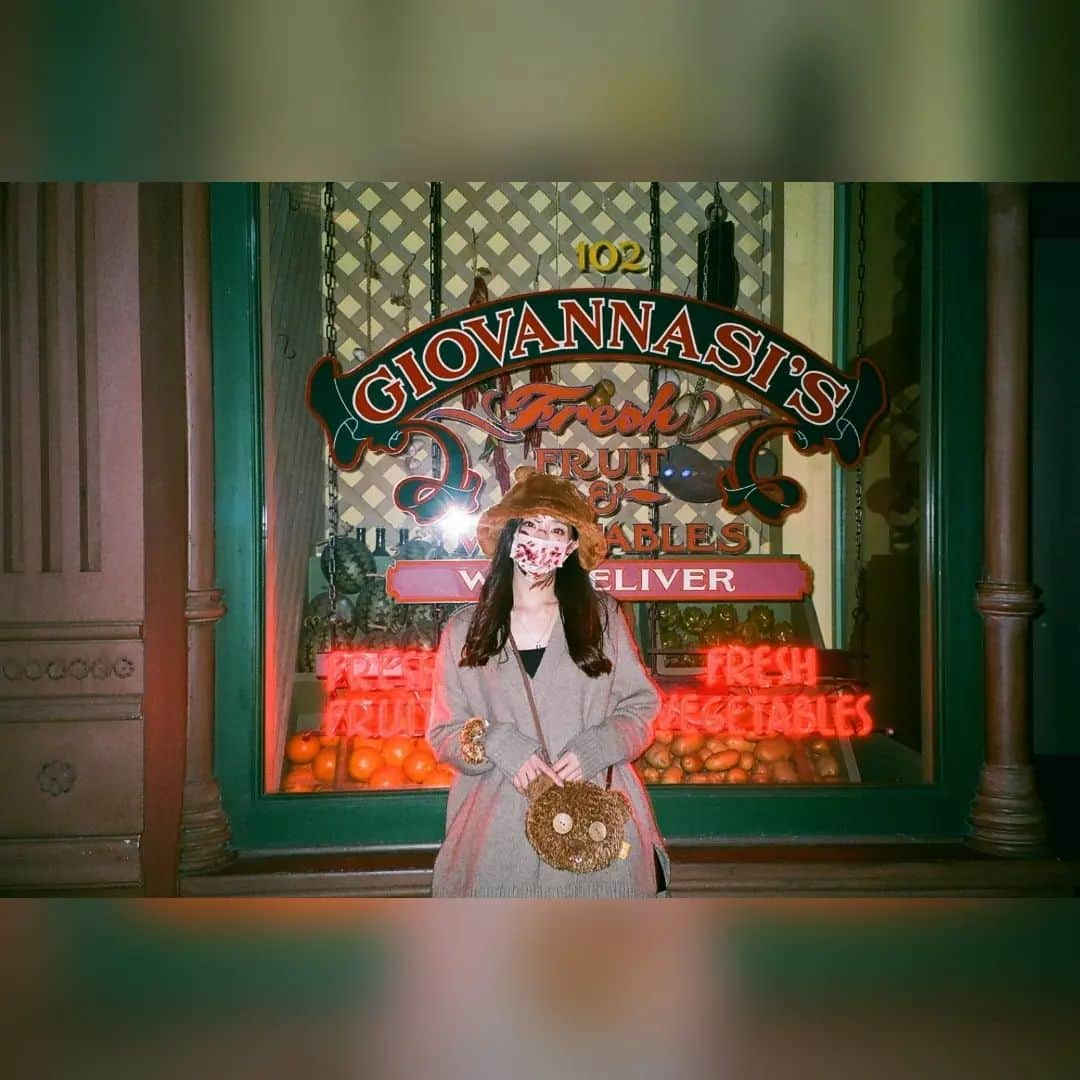 足立梨花さんのインスタグラム写真 - (足立梨花Instagram)「film📸  #りかりま #USJ #ユニバ #ユニバーサルスタジオジャパン #universalstudiosjapan #ティム #ゾンビ #コスプレ #film #フィルム #フィルムカメラ #カメラ #camera #pentax #espio115g #fujipremium400」11月8日 20時06分 - adacchee