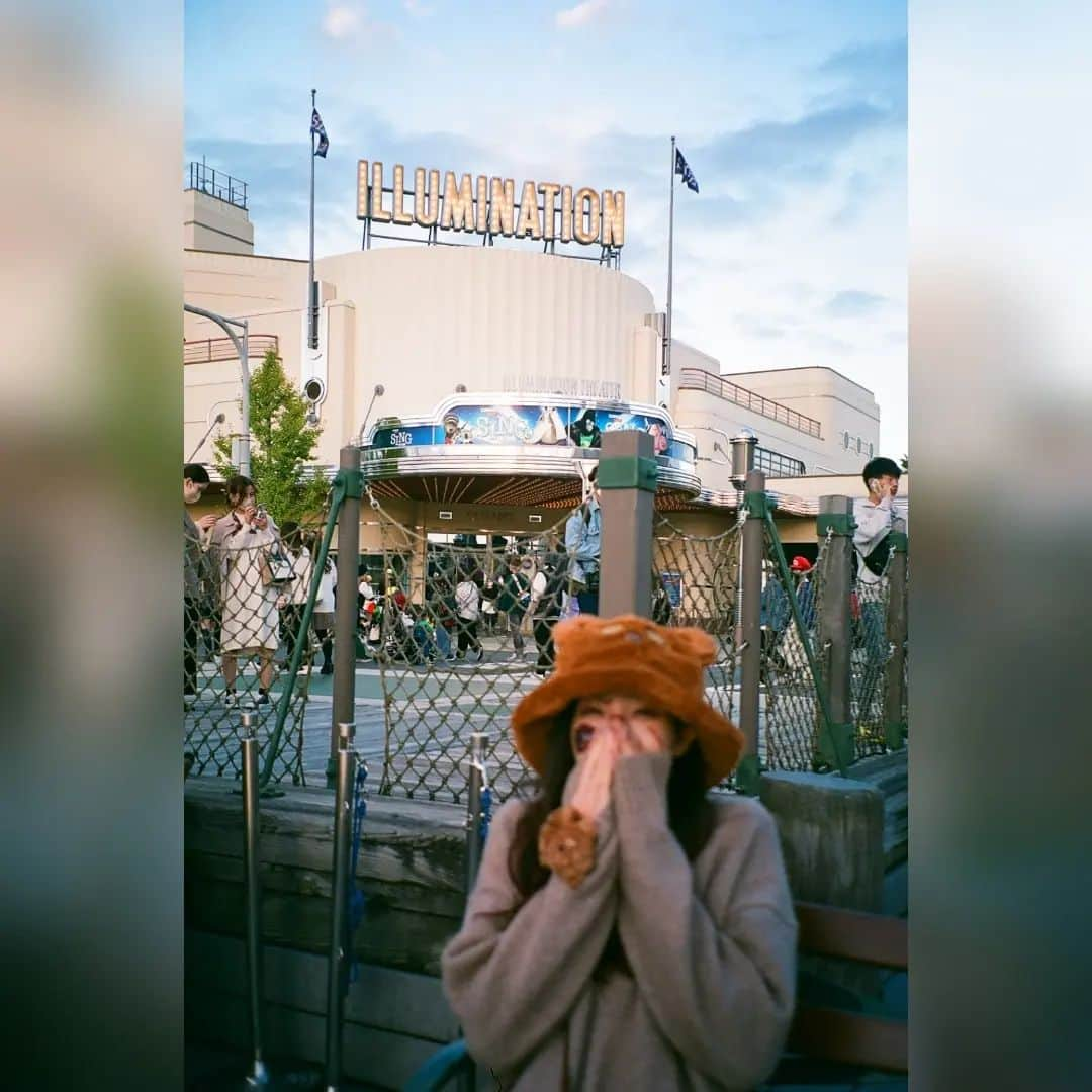 足立梨花さんのインスタグラム写真 - (足立梨花Instagram)「film📸  #りかりま #USJ #ユニバ #ユニバーサルスタジオジャパン #universalstudiosjapan #ティム #ゾンビ #コスプレ #film #フィルム #フィルムカメラ #カメラ #camera #pentax #espio115g #fujipremium400」11月8日 20時06分 - adacchee