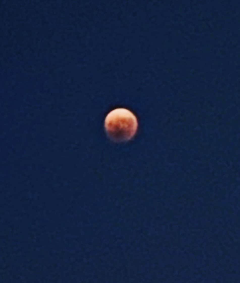 観月ありささんのインスタグラム写真 - (観月ありさInstagram)「皆既月食🌘 見ていますか？😲😊😆  #観月ありさ #皆既月食」11月8日 20時20分 - alisa_mizuki