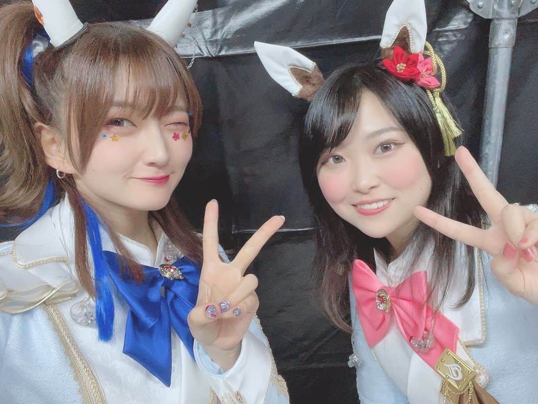 山根綺さんのインスタグラム写真 - (山根綺Instagram)「思い出その3  シンボリクリスエス役　めいくちゃん💚 歌を歌うために生まれてきたようなお方です。 もう喋るたびにドキドキしちゃうくらいイケメン。 初めましてなのにすごく仲良くなれて嬉しかった〜！！ クールに見えて、とてもギャグ線が高いです。最高〜！！🥰🤘🏻🤘🏻  メジロマックイーン役　おおにしさん💚 木漏れ日のエールギャン泣きです。 透き通るような素敵なお声が最高でした。 皆さんどうかアニメの2期を見てください！！  マルゼンスキー役　りんさん🧡 以前山根が落ち込んでいた時そっと声をかけてくださったとっても優しいお方です。 ソロ曲もVictoriaも本当に最高でした！！ お声もお歌も大好きです。 DJで一緒に盛り上がることができて嬉しかったです🥰✨  サクラチヨノオー役　のぐちさん💗 めちゃめちゃお歌が上手い、いや上手すぎるのぐちさん！ ウマ娘でもお会いできてとっても嬉しいです❤︎ そして私たち同じ白耳族なんですよ。。🤍ハッピー☺️  ツルマルツヨシ役　よぴ💜 パフォーマンス強すぎるしお芝居も素敵なよぴ。カメアピ楽しかったね☺️！スタイル抜群で見惚れちゃうのだけどご飯いっぱい食べてな！！🤘🏻  ミホノブルボン役　いくちゃん💗 いくちゃんのお芝居大好き。 フレンドリーに話してくれるのがとっても嬉しかったです✨ カメアピの表情最高でした！！また面白いこと一緒にできたらいいな🥰  #ウマ娘 #ウマ娘プリティーダービー #4th #event #special #dreamers #extra #stage #umamusume #ダイタクヘリオス」11月9日 1時38分 - yaya_usap