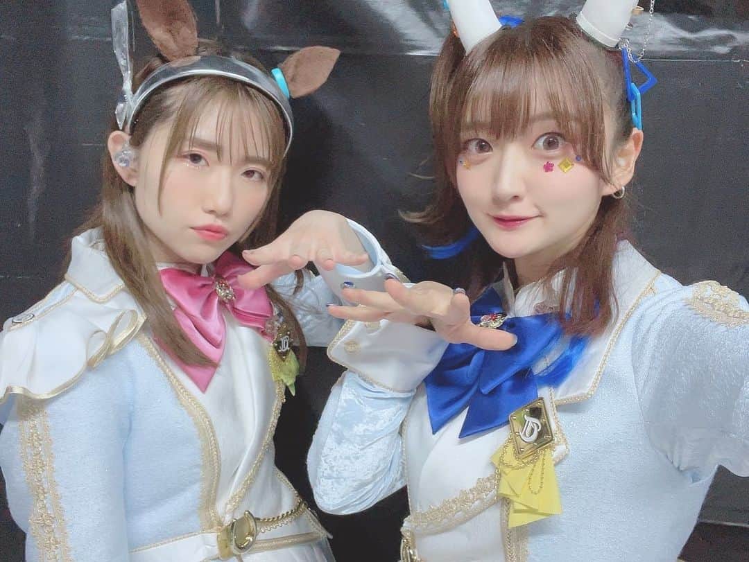 山根綺さんのインスタグラム写真 - (山根綺Instagram)「思い出その3  シンボリクリスエス役　めいくちゃん💚 歌を歌うために生まれてきたようなお方です。 もう喋るたびにドキドキしちゃうくらいイケメン。 初めましてなのにすごく仲良くなれて嬉しかった〜！！ クールに見えて、とてもギャグ線が高いです。最高〜！！🥰🤘🏻🤘🏻  メジロマックイーン役　おおにしさん💚 木漏れ日のエールギャン泣きです。 透き通るような素敵なお声が最高でした。 皆さんどうかアニメの2期を見てください！！  マルゼンスキー役　りんさん🧡 以前山根が落ち込んでいた時そっと声をかけてくださったとっても優しいお方です。 ソロ曲もVictoriaも本当に最高でした！！ お声もお歌も大好きです。 DJで一緒に盛り上がることができて嬉しかったです🥰✨  サクラチヨノオー役　のぐちさん💗 めちゃめちゃお歌が上手い、いや上手すぎるのぐちさん！ ウマ娘でもお会いできてとっても嬉しいです❤︎ そして私たち同じ白耳族なんですよ。。🤍ハッピー☺️  ツルマルツヨシ役　よぴ💜 パフォーマンス強すぎるしお芝居も素敵なよぴ。カメアピ楽しかったね☺️！スタイル抜群で見惚れちゃうのだけどご飯いっぱい食べてな！！🤘🏻  ミホノブルボン役　いくちゃん💗 いくちゃんのお芝居大好き。 フレンドリーに話してくれるのがとっても嬉しかったです✨ カメアピの表情最高でした！！また面白いこと一緒にできたらいいな🥰  #ウマ娘 #ウマ娘プリティーダービー #4th #event #special #dreamers #extra #stage #umamusume #ダイタクヘリオス」11月9日 1時38分 - yaya_usap