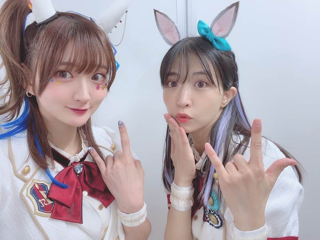 山根綺さんのインスタグラム写真 - (山根綺Instagram)「思い出その3  シンボリクリスエス役　めいくちゃん💚 歌を歌うために生まれてきたようなお方です。 もう喋るたびにドキドキしちゃうくらいイケメン。 初めましてなのにすごく仲良くなれて嬉しかった〜！！ クールに見えて、とてもギャグ線が高いです。最高〜！！🥰🤘🏻🤘🏻  メジロマックイーン役　おおにしさん💚 木漏れ日のエールギャン泣きです。 透き通るような素敵なお声が最高でした。 皆さんどうかアニメの2期を見てください！！  マルゼンスキー役　りんさん🧡 以前山根が落ち込んでいた時そっと声をかけてくださったとっても優しいお方です。 ソロ曲もVictoriaも本当に最高でした！！ お声もお歌も大好きです。 DJで一緒に盛り上がることができて嬉しかったです🥰✨  サクラチヨノオー役　のぐちさん💗 めちゃめちゃお歌が上手い、いや上手すぎるのぐちさん！ ウマ娘でもお会いできてとっても嬉しいです❤︎ そして私たち同じ白耳族なんですよ。。🤍ハッピー☺️  ツルマルツヨシ役　よぴ💜 パフォーマンス強すぎるしお芝居も素敵なよぴ。カメアピ楽しかったね☺️！スタイル抜群で見惚れちゃうのだけどご飯いっぱい食べてな！！🤘🏻  ミホノブルボン役　いくちゃん💗 いくちゃんのお芝居大好き。 フレンドリーに話してくれるのがとっても嬉しかったです✨ カメアピの表情最高でした！！また面白いこと一緒にできたらいいな🥰  #ウマ娘 #ウマ娘プリティーダービー #4th #event #special #dreamers #extra #stage #umamusume #ダイタクヘリオス」11月9日 1時38分 - yaya_usap