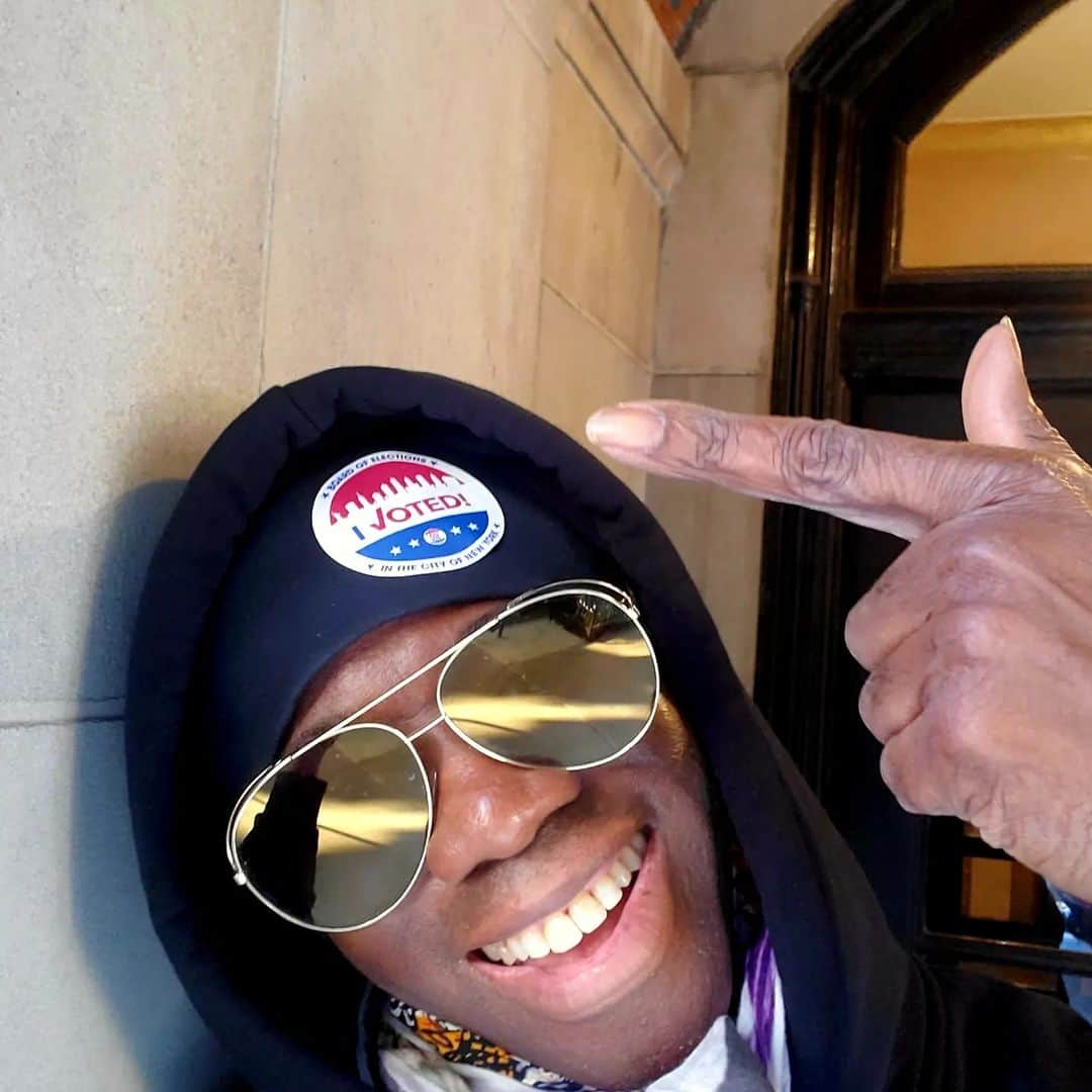 J・アレキサンダーのインスタグラム：「GoodMorning Afternoon and Evening friends and fans  Its #midterms here in the US and i #jaywalked to the nearest voting poll and #voted make it fashionable Vote..! Vote.. Vote..!  #midterms #midterm2022 #vote #votevotevote #voting #missj #missJay #catwalk #jaywalking #jwalk #runway #runwaywalking #Antm #model #elections #catwalking #votingpolls」