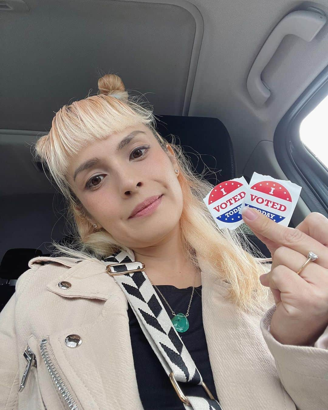 OLIVIAのインスタグラム：「Today’s Election Day here in California!! My hubs and I just voted!! 💘💘💘Californians can register and vote today if you haven’t yet!! We need you!! Every vote counts!! 🫶💖🫶💖🫶」