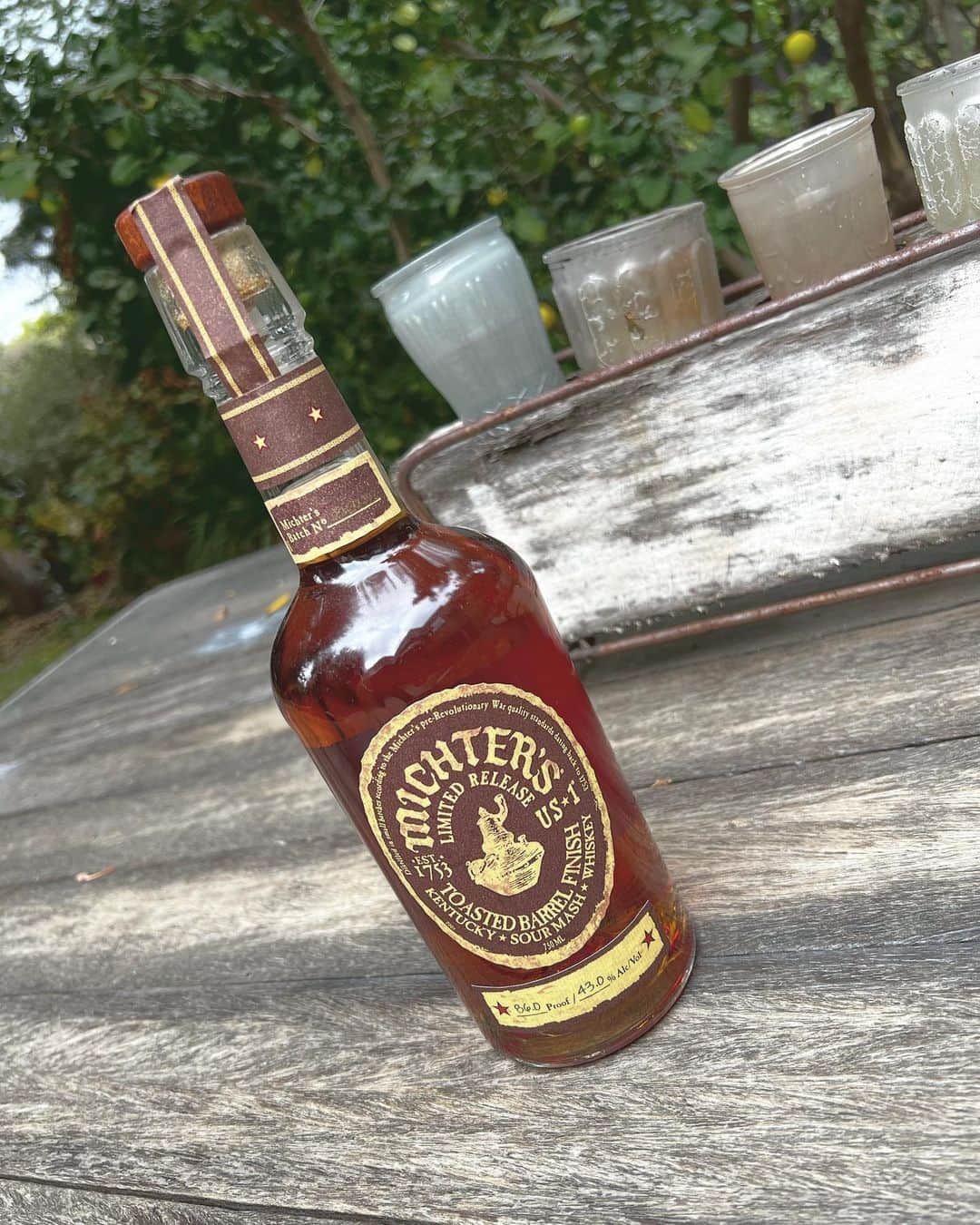 マイケル・カドリッツのインスタグラム：「Thank you @michterswhiskey …… really looking forward to this one. #toastedbarrelfinish #whiskey #botl ….. Pairs well with #Voting. 👊👊」