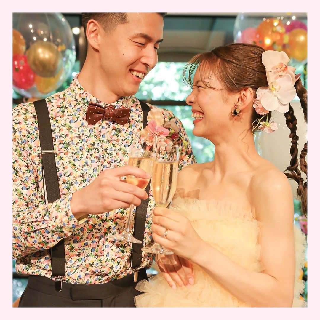 Wedding Park 公式さんのインスタグラム写真 - (Wedding Park 公式Instagram)「👑2022年10月のベストハナレポ💐  こんばんは！ウエディングパークのハナレポ編集部です💁‍♀️  2022年10月の #ベストハナレポ は  @mk_wd77  さんです✨  おめでとうございます！🎉  ハナレポのタイトルは 『笑顔あふれる私たちだけの温かい時間』。  『ありがとうでいっぱいの笑顔あふれる温かい時間  大好きで大切なゲストに"いつもありがとう"を沢山伝えたい。 その思いを胸に結婚式を挙げることを決めました。  ゲストから、料理が今までで1番おいしかったよ！ 沢山写真を撮ったりゆっくりできて良かった！ 2人らしくて素敵だった〜！と 嬉しい言葉を沢山言っていただきました。  当日は今までにないくらい幸せで、 全ての瞬間がキラキラした一生忘れられない1日になりました。  当日までの準備はとても大変で、 疲れた〜となることも沢山ありましたが、 そんなことも忘れられるくらい楽しかったです。 ふたりで、結婚式をやれて本当に良かったねと何度も話しました。  また、家族の温かい笑顔や涙を見られたことが 私はとても嬉しく、大好きな家族とこんな風に 時間を共にでき心から幸せだと改めて実感し、 さらに大切さに気づくことができました。』  そんなおふたりの想いが詰まった結婚式の魅力を、 紹介させていただいています❤︎ ぜひ見てみてください👰 https://www.weddingpark.net/magazine/9049/ ※もしくは「ウエディングパークマガジン」でGoogle検索！  ーーーーーー  💡この結婚式場を詳しく THE NANZAN HOUSE ザ ナンザン ハウス（愛知県） https://s.weddingpark.net/00001846/  💐この結婚式を詳しく 式場決定の決め手から、 準備の実例までまるごとチェック✍ ▽ @mk_wd77 さまのハナレポ！ https://s.weddingpark.net/hanarepo/13267/  ーーーーーー #ベストハナレポ にエントリーしよう👑  @weddingpark をフォロー ＋#ベストハナレポ をつけて 投稿してください♡  ベストハナレポに選ばれた花嫁さまは 月末に表彰投稿をさせていただいています♩  たくさんのご参加お待ちしています！  ーーーーーー #プレ花嫁 #式場探し  #ウエパ #ウエディングパーク #ハナレポ #結婚式準備レポ #愛知花嫁 #愛知結婚式場  #会場装花 #結婚式テーマ #挙式ヘア #花嫁ヘア ーーーーーー」11月9日 17時03分 - weddingpark