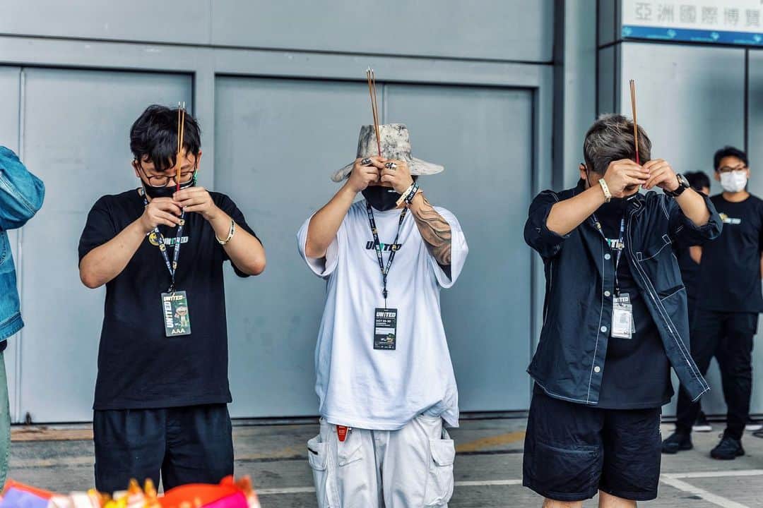 FATKINGのインスタグラム：「@UN1TEDfest 卸貨區結義 @alexkmchu @saltyegg   #三肥 #豬蛋皇 #UN1TEDFEST  #UN1TEDasONE」