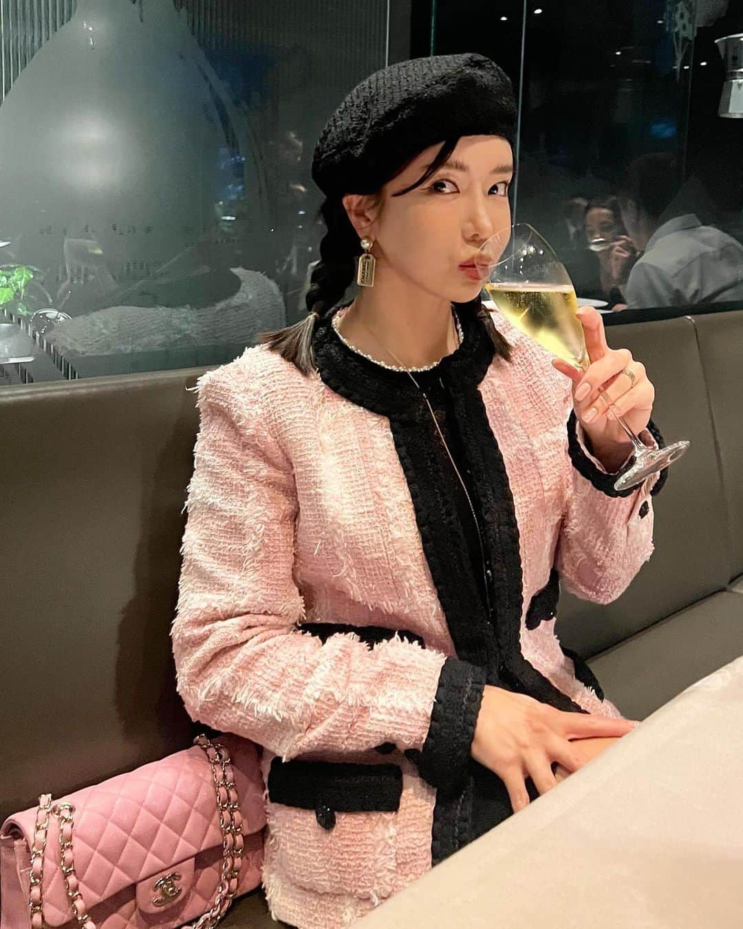 アン・シネさんのインスタグラム写真 - (アン・シネInstagram)「Check in to the room Quick outfit change & make up Champagne  Delicious meal Pictures on the stairs  Has happened in just 3 hours after I landed in Rome and I need to sleeeeeep😪😪😪  Can’t wait for tomorrow to come 🧚🏻‍♀️ Buona Notte Rome 🇮🇹」11月9日 9時14分 - shinaeahn