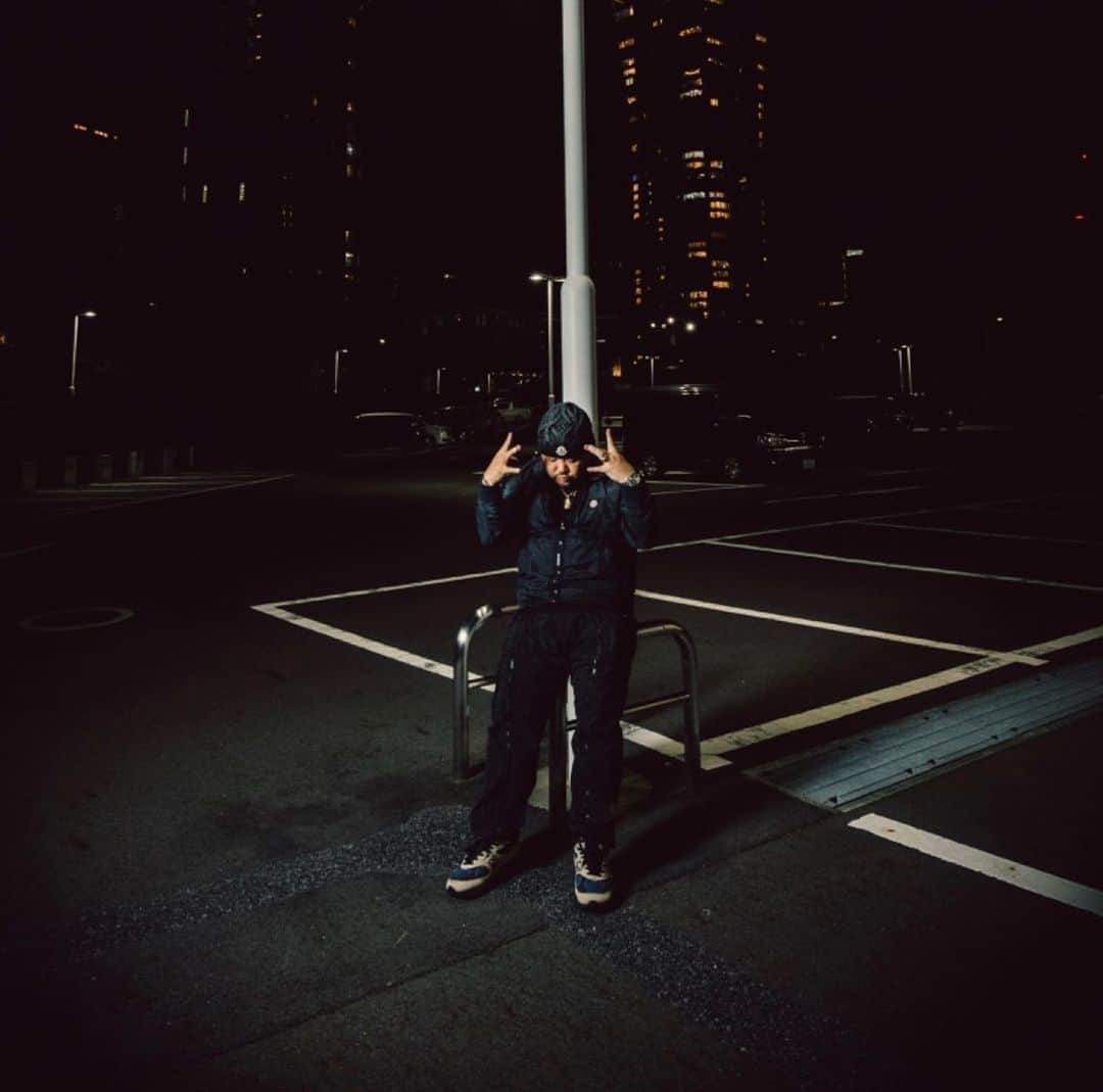 JJJのインスタグラム：「New Release C.O.S.A. New EP "Reason" #03 Leave Me Alone ft JJJ Prod by C.O.S.A. mixed by @doiidp   コサくんの新しいEP "Reason"に参加しています。是非聴いて下さい。」