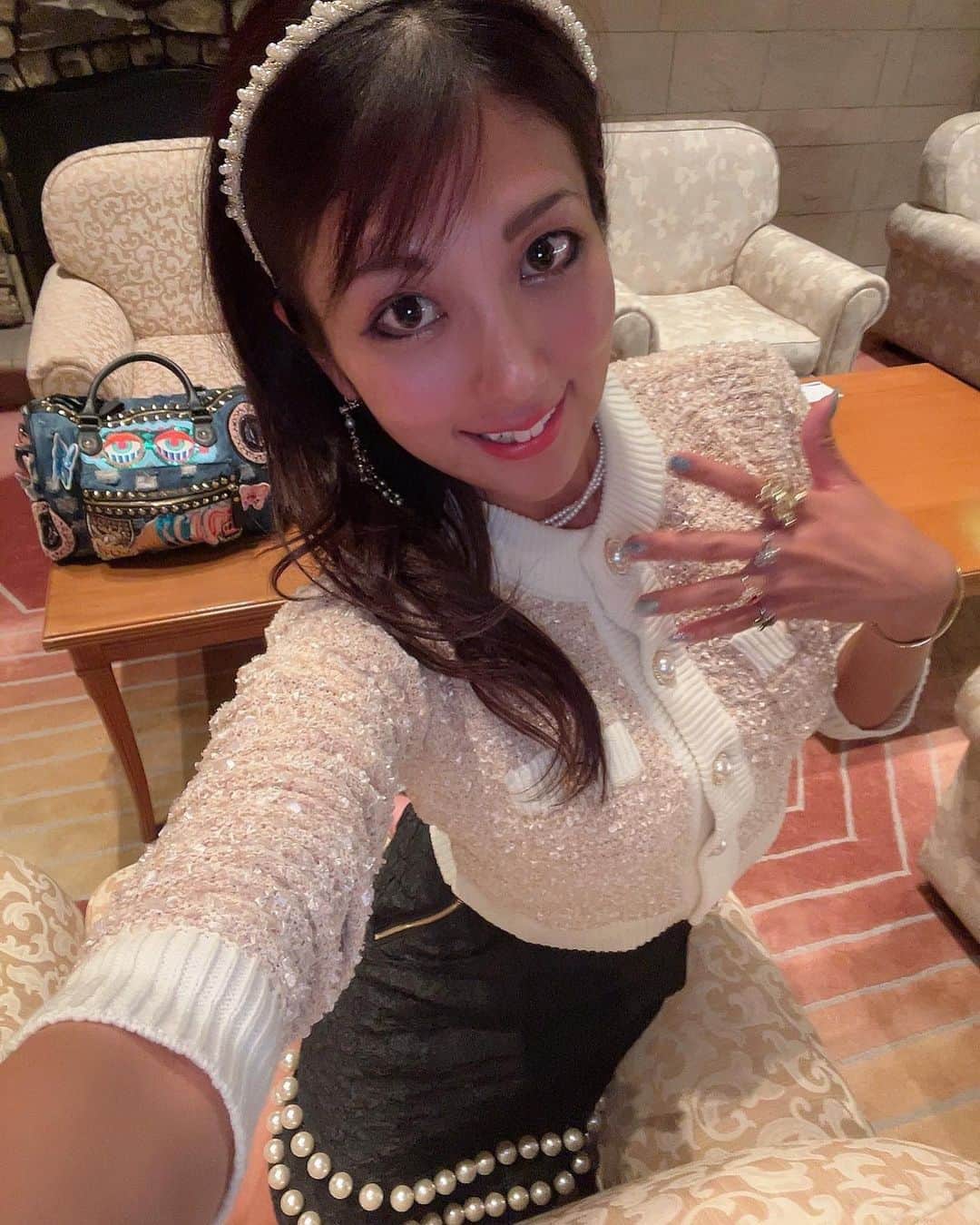 神谷麻美さんのインスタグラム写真 - (神谷麻美Instagram)「大好きちゃんと幸せな夜💖👸🤴💖👼🏻‪🌈💖✨   #皆既月食 💖🌕💖🫶💖✨」11月9日 11時47分 - asamice428