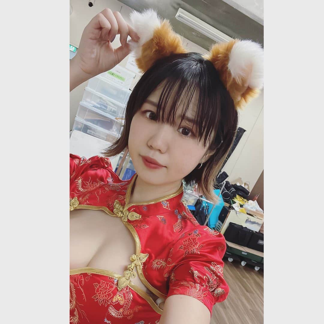 森本レオ子のインスタグラム：「一日遅れ。  #いいおっぱいの日  #きつねダンス  #コスプレ #チャイナ #森本レオ子」