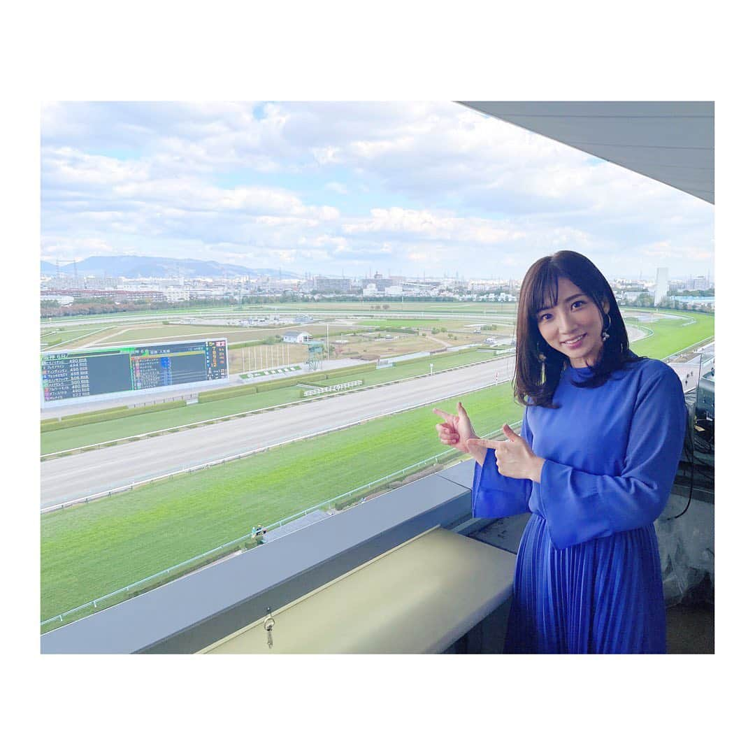 内田敦子のインスタグラム：「⁡ ⁡ 先週末は「うまDOKI」出演のため 阪神競馬場にお邪魔しました。 ⁡ お昼ご飯に食べた天津飯おいしかったな…✨ ⁡ 予想は全然当たりませんでした。笑 また鍛えて出直してきます！ ⁡ #うまDOKI #阪神競馬場」