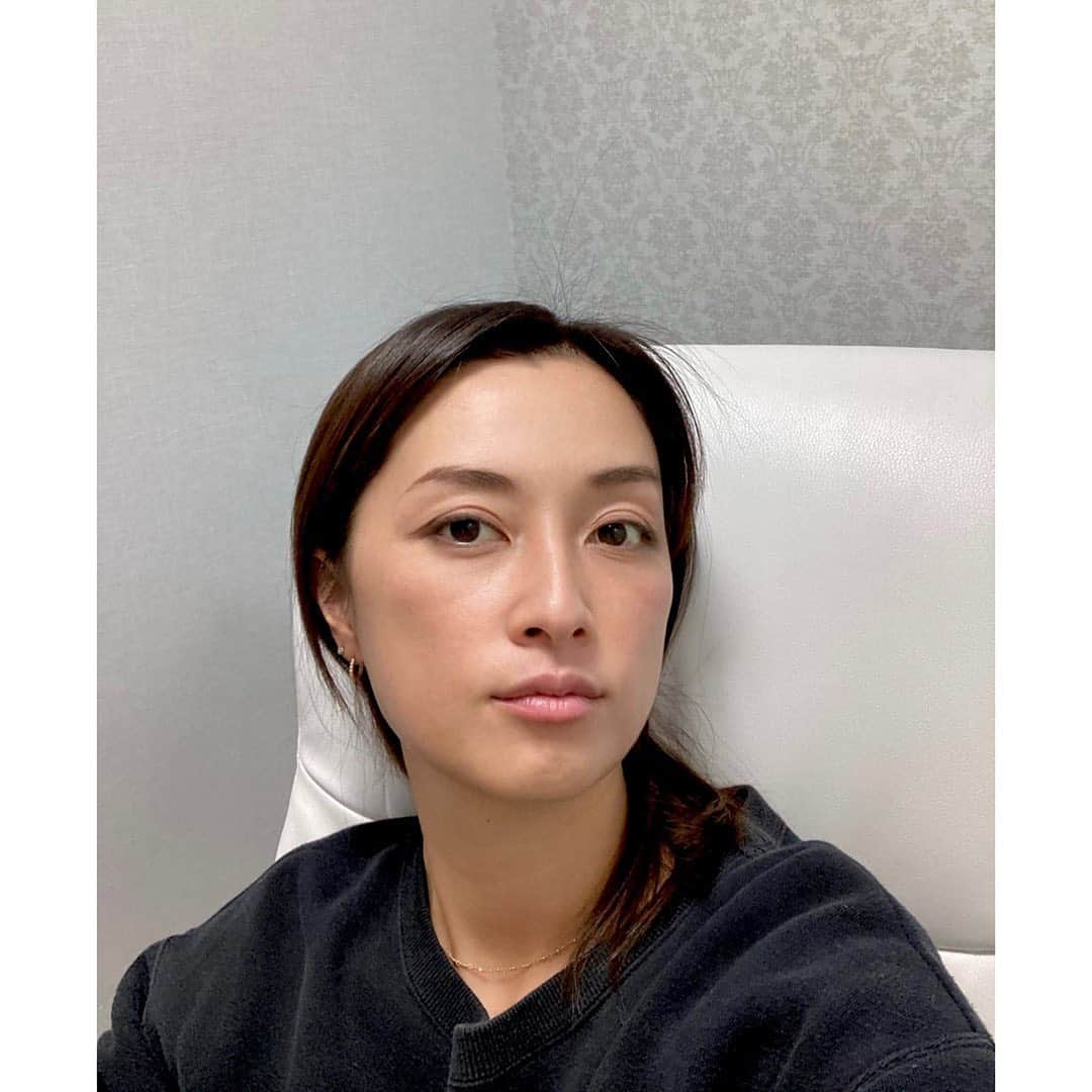 伴都美子のインスタグラム：「✔️ ⁡ 身体のメンテナンス日。 ⁡ 肌の調子も変化する。 ⁡ ⁡ 免疫力上げて引続き体調管理に努めます。 ⁡ ⁡  ⁡ @miyahara_ladies_clinic  #伴都美子 #doasinfinity  #medicalcare #白玉点滴 #にんにく注射  #みやはらレディースクリニック #熊本市」