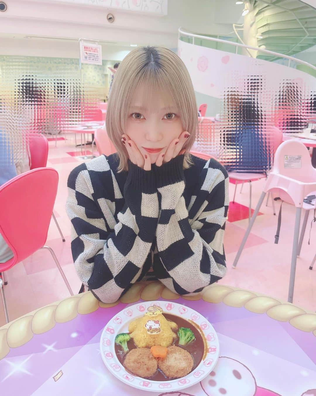 茂木忍さんのインスタグラム写真 - (茂木忍Instagram)「サンリオピューロランド💟」11月9日 15時21分 - _mogi_shinobu_