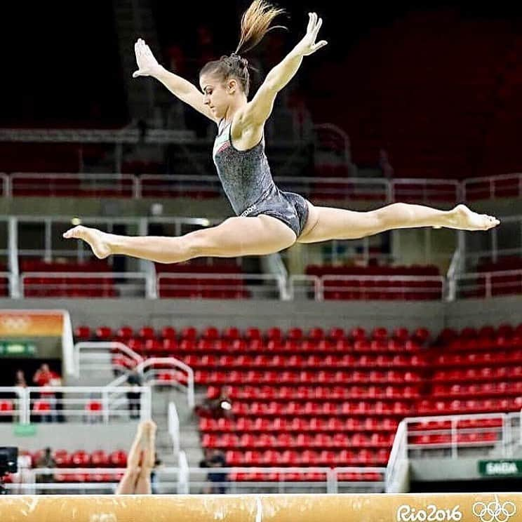 エリーザ・メネギーニさんのインスタグラム写真 - (エリーザ・メネギーニInstagram)「Elisa Meneghini   #gymnastallianceita   Alla GINNASTICA. Allo SPORT sano.  Perché sia fonte di Gioia per noi e per le generazioni future.  Perché DEVE essere vissuto con serenità e L'AMORE che ci può regalare.  Stop 💔」11月10日 2時15分 - elsmng