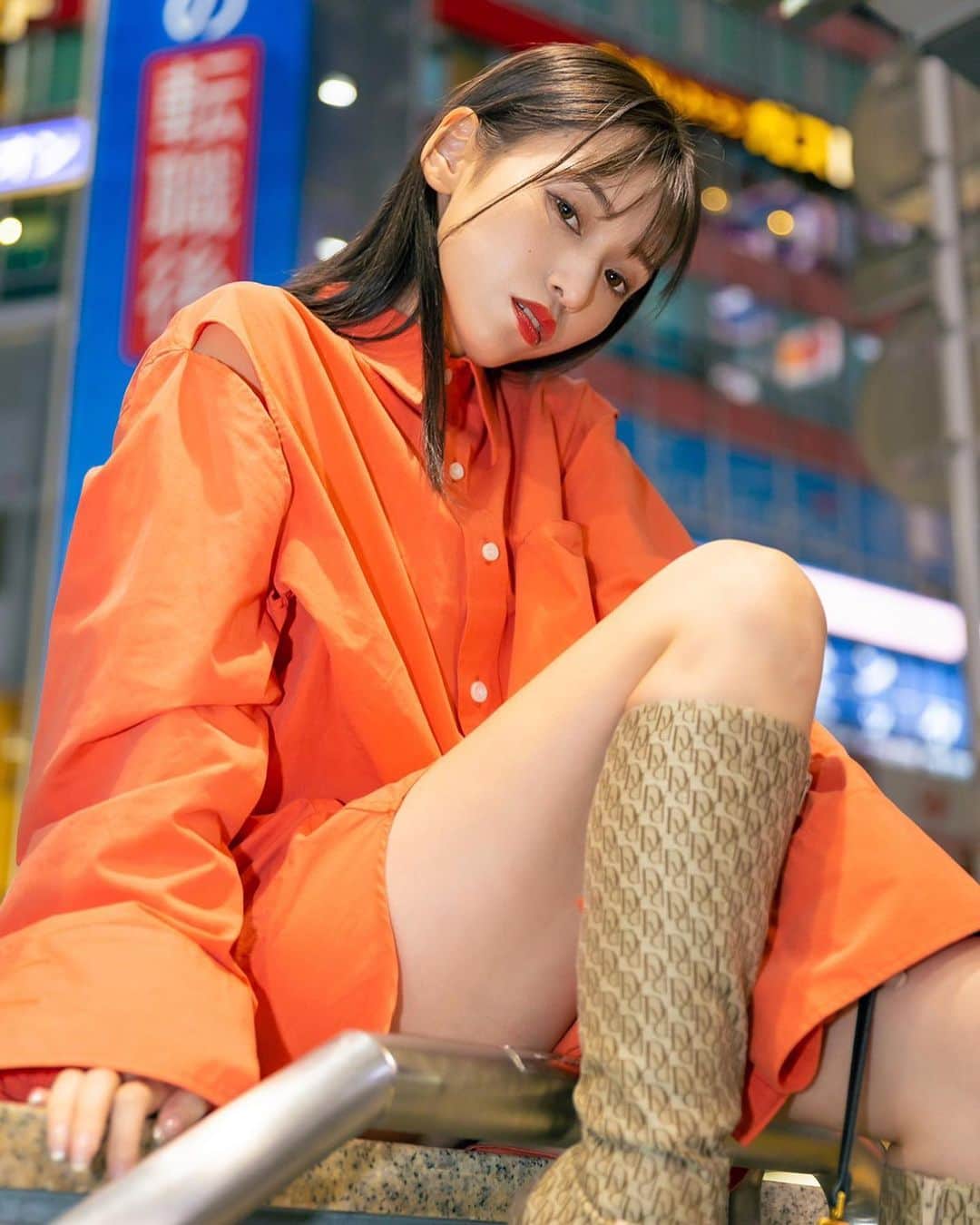 引地裕美のインスタグラム：「" This is UMine " もう聴いてくれた？🌹  Twitterからもたくさん聴いてくれたよ報告ありがとう🖤  新曲リリースに合わせてプロフィールの写真も変えたよ🌠🧡  #artofu 🎨 #UMine #japan #옷스타그램 #데일리룩 #코디스타그램 #每日穿搭  #ootd #fashionblogger #WhatIWore #follow #fashionista #japanesegirl  #ゆうみ服 🧺」