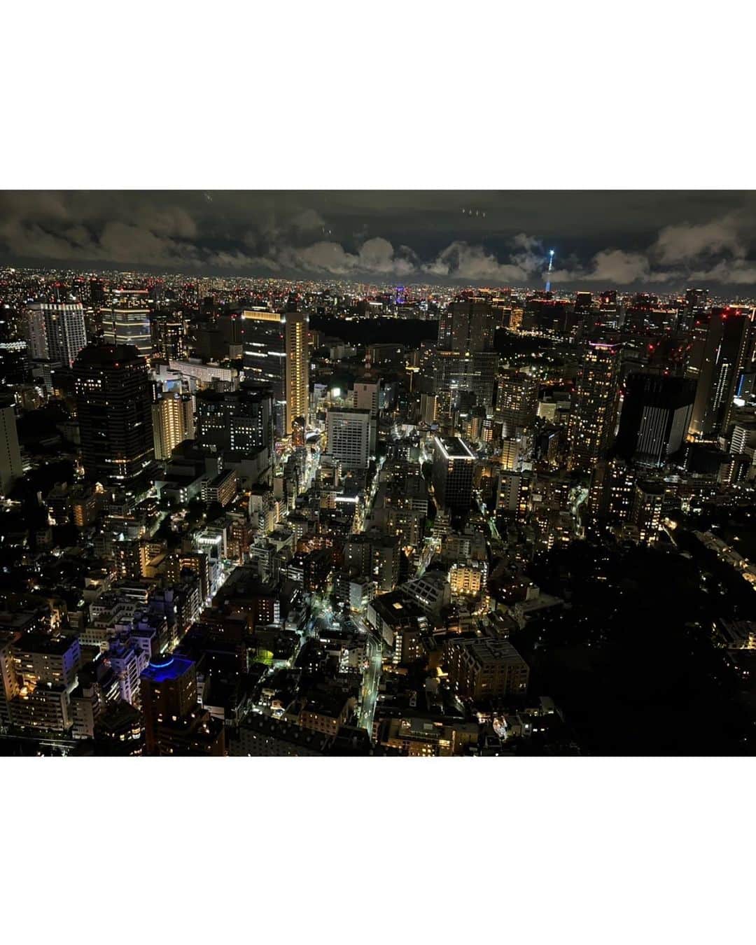 沢井里奈さんのインスタグラム写真 - (沢井里奈Instagram)「⠀ ⠀ @ritzcarltontokyo 🏢🌹 素敵な空間でした、、🥹💕💕 ⠀ ⠀ #TheRitzCarlton」11月9日 19時35分 - sawairina