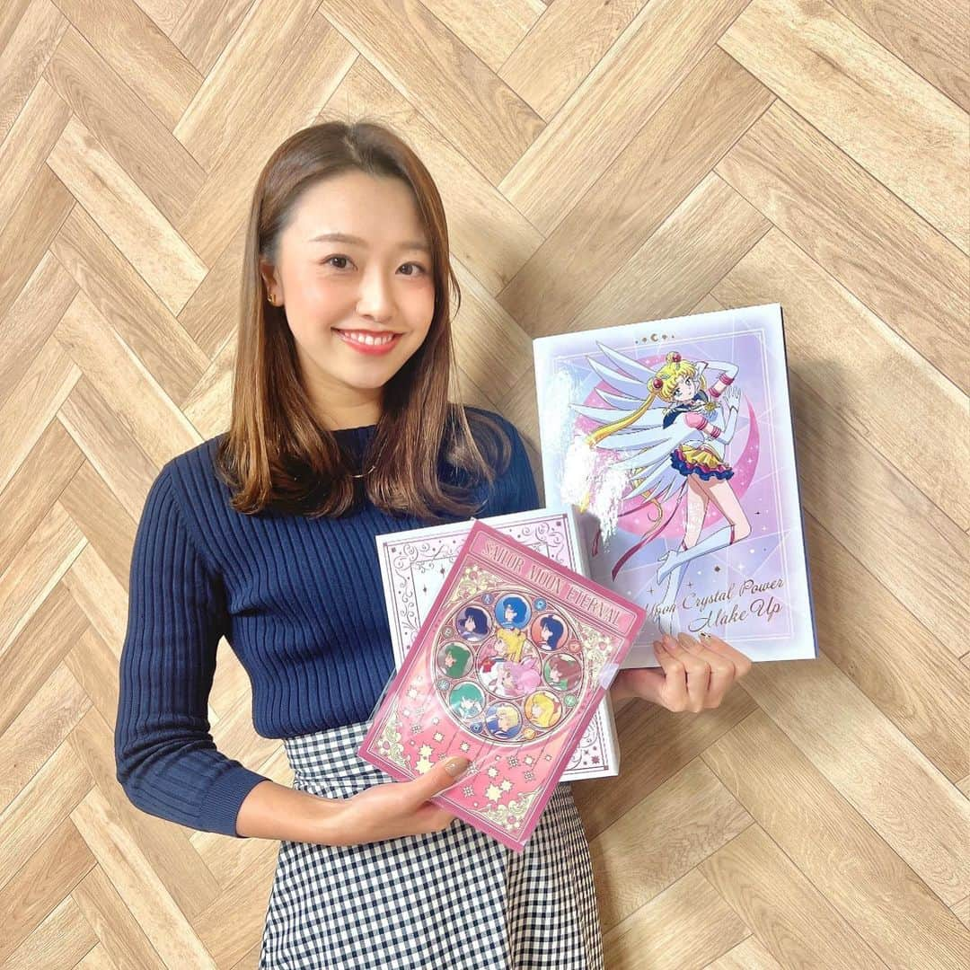 萩原菜乃花のインスタグラム：「セーラームーンの 30周年記念切手💗💜🌙  今日まで行われていた平塚競輪で ファンの方がプレゼントしてくれました🥺 岐阜からありがとうございます！！  欲しかった限定の切手セットー！！ セラムン好き覚えてくれていて嬉しかった！ありがとうございます😆  #セーラームーン#美少女戦士セーラームーン#記念切手#切手#プレゼント#平塚競輪#競輪女子#競輪#平塚#湘南#セラムン#中継#アナウンサー#女子アナ#ゴルフ女子」